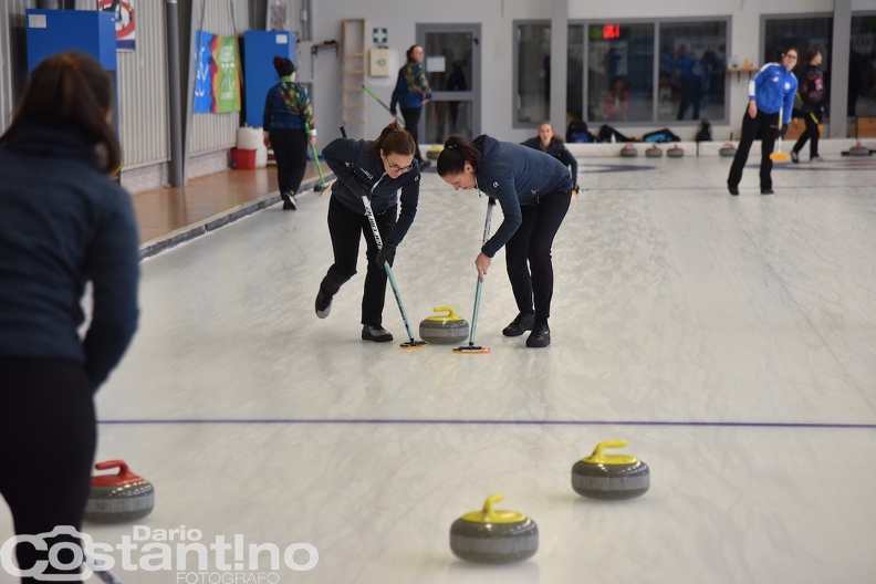 Curling femm. 1.JPG